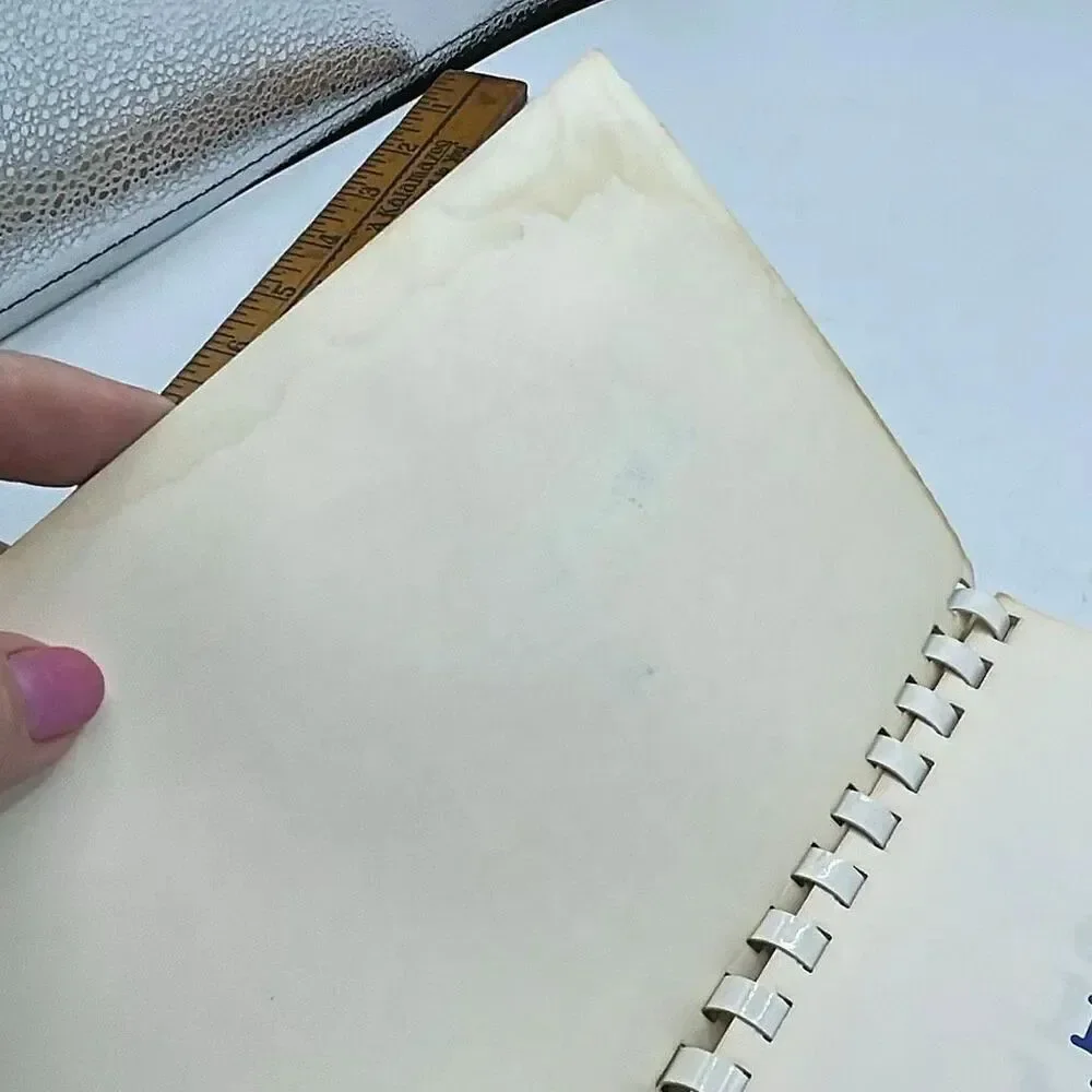 Mary Ellen’s Best of Helpful Hints” book spiral bound.